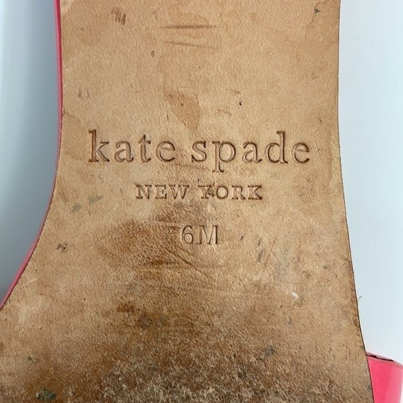 Kate Spade Ferry‎ Size 6 pink patent leather slides sandals w/ silver logo.  EUC - Picture 8 of 10